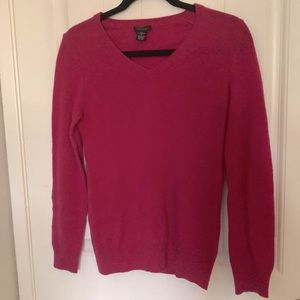 Hot pink V-neck cashmere sweater